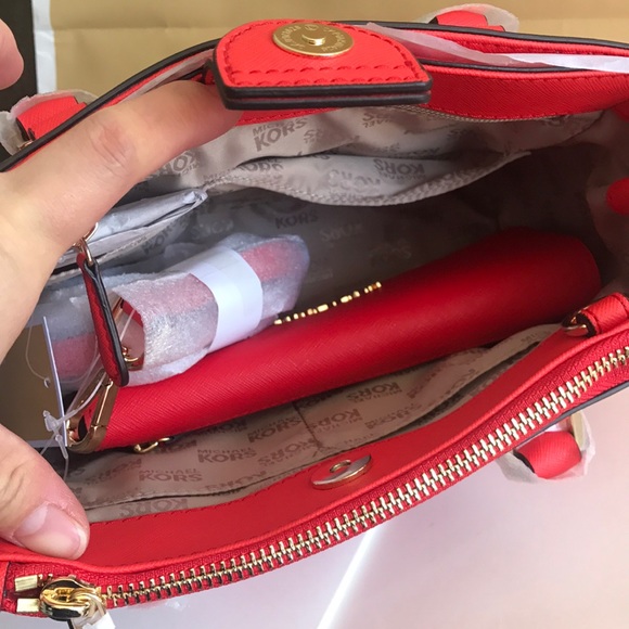 🌼💕mk Satchel set🌼Kellen/crossbody & wallet - Picture 7 of 8